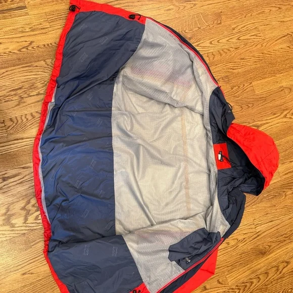 Mens Patagonia Rain Jacket - Picture 6 of 13